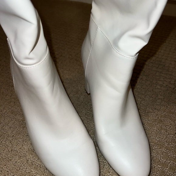White Leather Material Boots - Picture 7 of 9